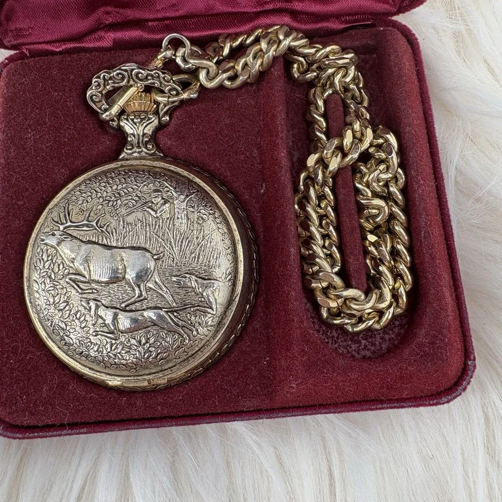 Vintage 1970's Westclox‎ Hunting Buck Dog Pocket Watch & Chain w/Original Box